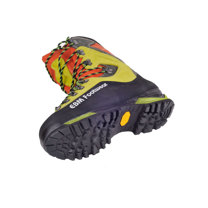 Semelle crantée Vibram bi-densité antidérapante pour sol forestier escarpé